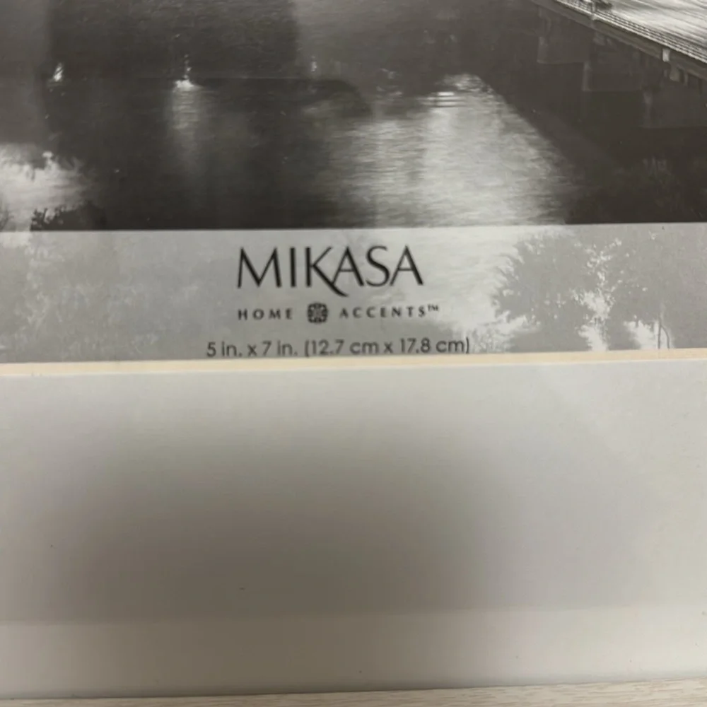 Mikasa‎ 5x7 gallery frame